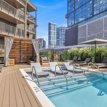 Holiday home The Stage In Downtown W Pool/gym | Walk To Broadway