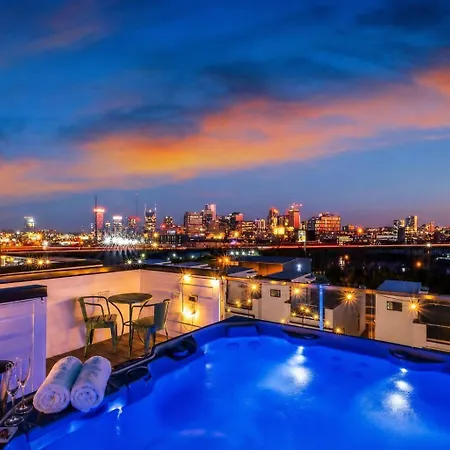 New Nash Eras - Rooftop Decks With Hot Tub - 15 Beds * Nashville