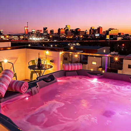 New Nash Eras - 15 Beds - Hot Tub On Rooftop Deck * Nashville