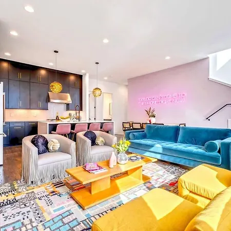 Holiday home New Nash Eras - Rooftop Decks With Hot Tub - 15 Beds Nashville