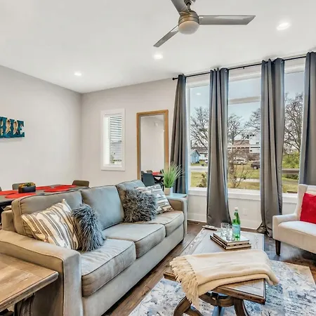Holiday home New Luxe 4br 12 Beds - Roofdeck Views - Chefs Kitchen