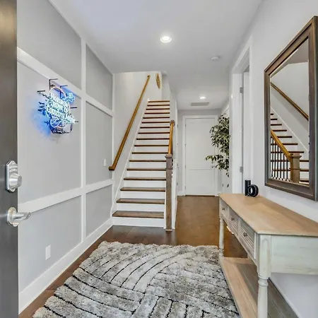 New Luxe 4br 12 Beds - Roofdeck Views - Chefs Kitchen Nashville