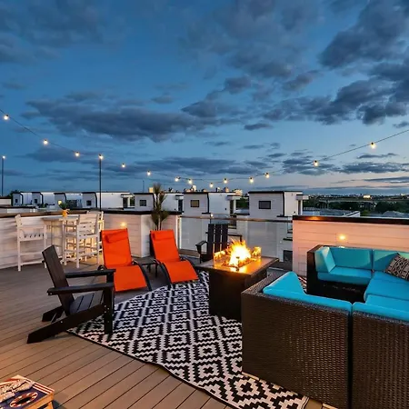 New We Roll Rooftop - Hot Tub With Views - 13 Beds *