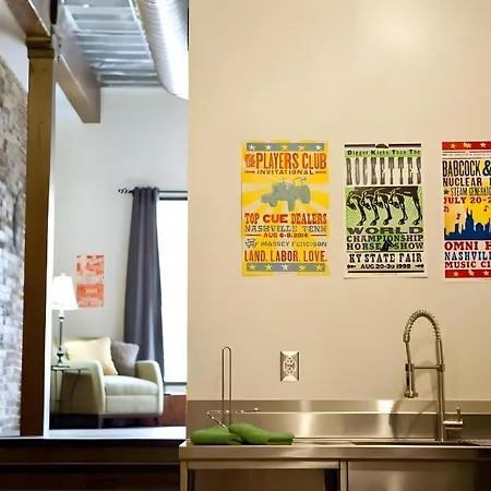 Downtown - Adults Only Hostel *