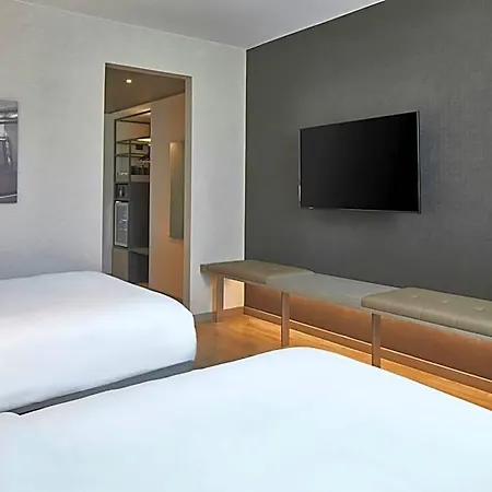 Ac Downtown 4*