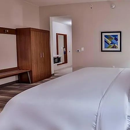 Express & - Metrocenter Downtown By Ihg Hotel