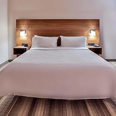 Express & - Metrocenter Downtown By Ihg 3* Nashville