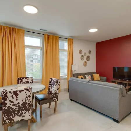 Spacious 2br Retreat, Near The Gulch Nashville