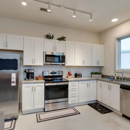 Apartment Spacious 2br Retreat, Near The Gulch