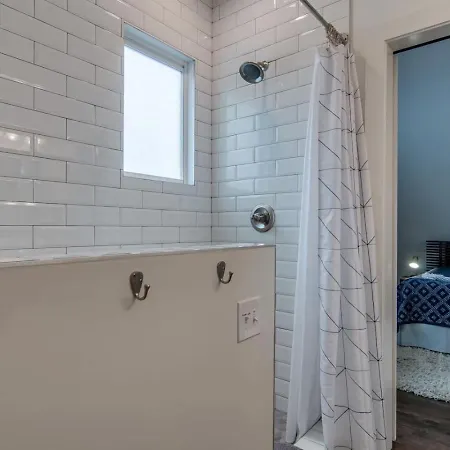 Apartment 12 South Loft Walk To Coffee And Murals King Bed *
