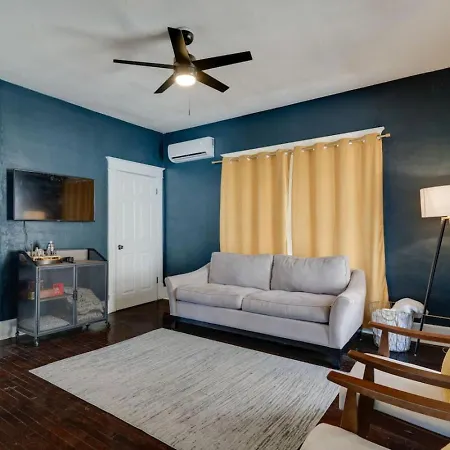 Historic Music Loft Sleeps 8, Near Broadway Apartment Nashville