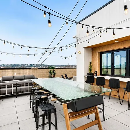Floor Neo Suite, Walk To Broadway & Views Apartment *