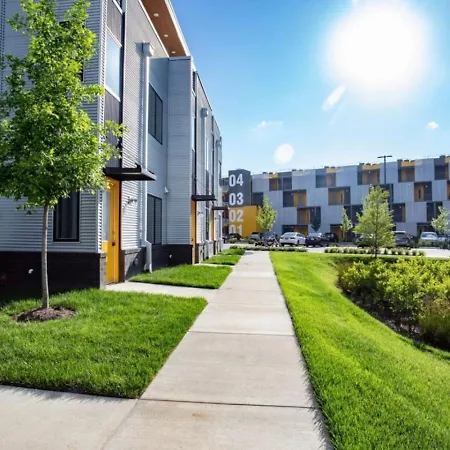 Spacious 2br Retreat, Near The Gulch * Nashville