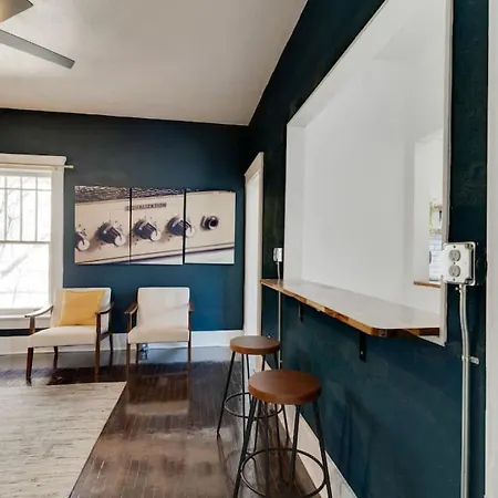 Historic Music Loft Sleeps 8, Near Broadway