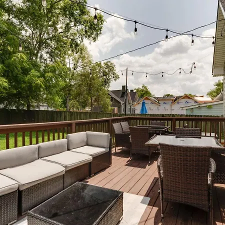 East Nash 3br Fenced Yard , Deck , Parking , Pets