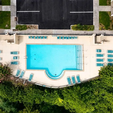 Chic Retreat, River Views And Vip Vibes