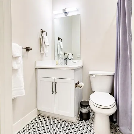 West End 4 Bd L 4bath Walk To Bars-close To Broadway