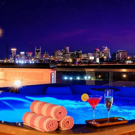 Double Rooftop Decks Hot Tub Karaoke Holiday home