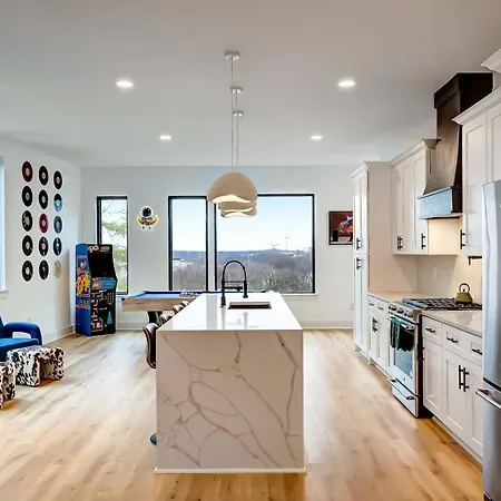 Holiday home Twin Homes Rooftop Deck Hot Tub Outdoor Kitchen *