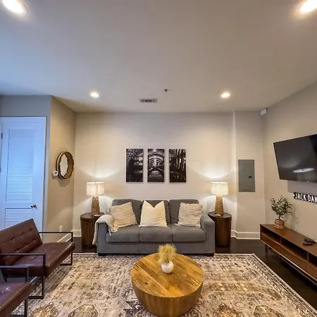 The Tennessee Whiskey In West End-vandy- Uber To Broadway Holiday home Nashville