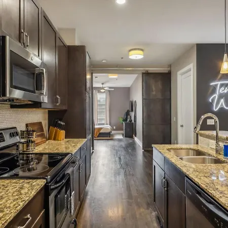 The Tennessee Whiskey In West End-vandy- Uber To Broadway * Nashville
