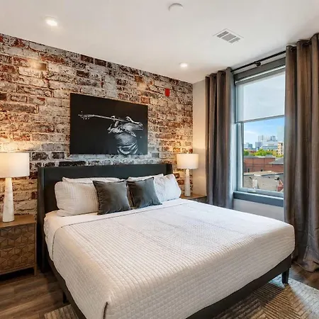 6 Min To Broadway - Gym Rooftop Sleeps 8 * Nashville