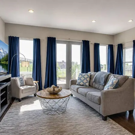 Gorgeous Home-minutes To Lower Broadway Nashville