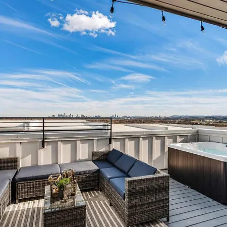 Vacation Views & Hot Tub Holiday home