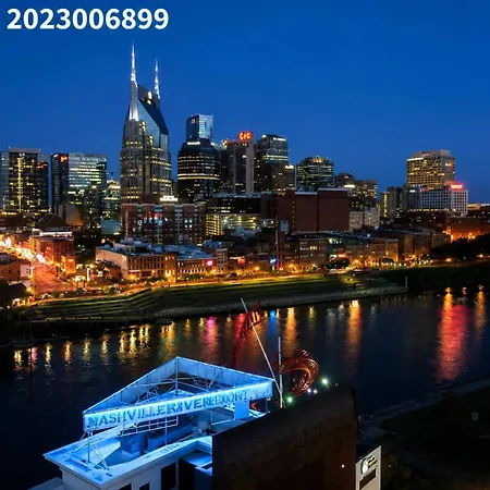 New Escape Hot Tub & Skyline Views Holiday home Nashville