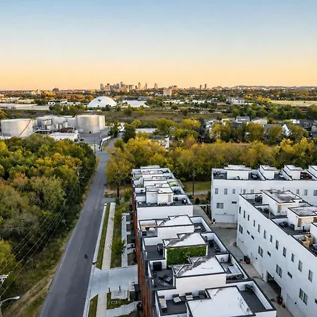 Gorgeous Retreat Skyline Rooftop Holiday home