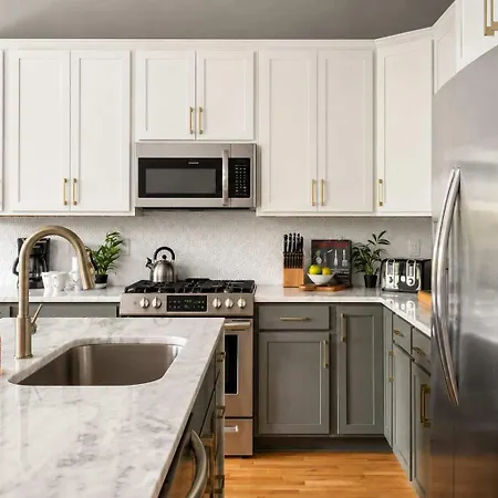 Luxury Rooftop Retreat Sleeps 12 Holiday home Nashville