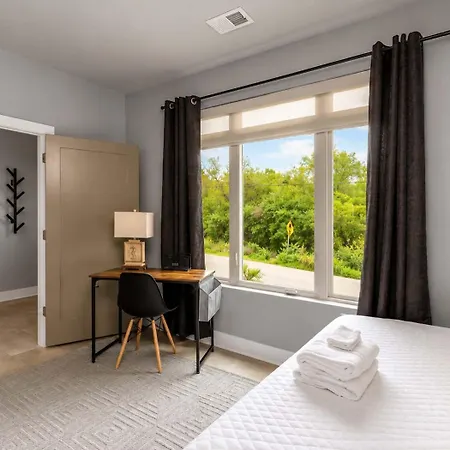 Luxury Rooftop Retreat Sleeps 12