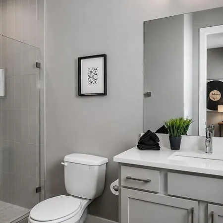 Skyline Serenity Spacious Retreat Holiday home *