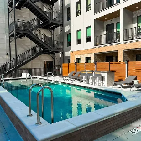 The Smokeshow On Music Row Near Broadway In Downtown Nashville- Pool, Gym, Patio * Nashville
