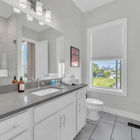 Holiday home Brand New Views Karaoke Near Downtown Nashville