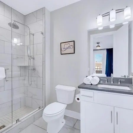 Holiday home Brand New Views Karaoke Near Downtown