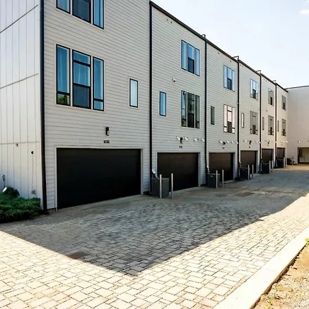 Brand New Views Karaoke Near Downtown Holiday home *