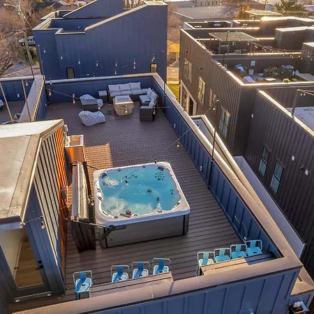 4 Rooftop Decks 4 Hot Tubs Game & Sauna * Nashville
