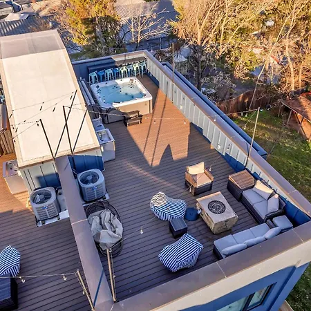4 Rooftop Decks 4 Hot Tubs Game & Sauna Nashville