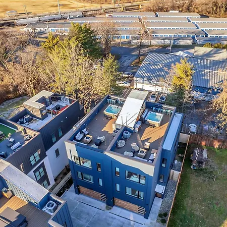 Holiday home 4 Rooftop Decks 4 Hot Tubs Game & Sauna
