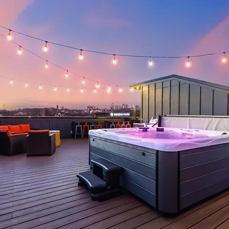 4 Rooftop Decks 4 Hot Tubs Game & Sauna *