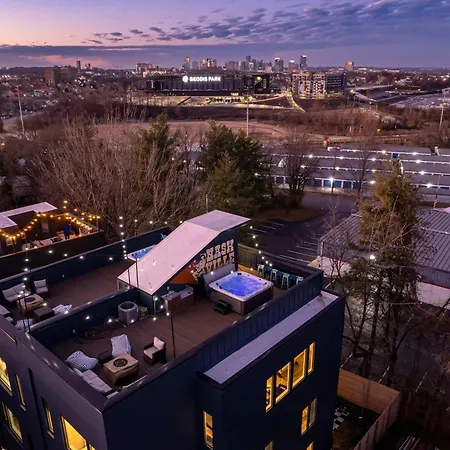 Holiday home 4 Rooftop Decks 4 Hot Tubs Game & Sauna