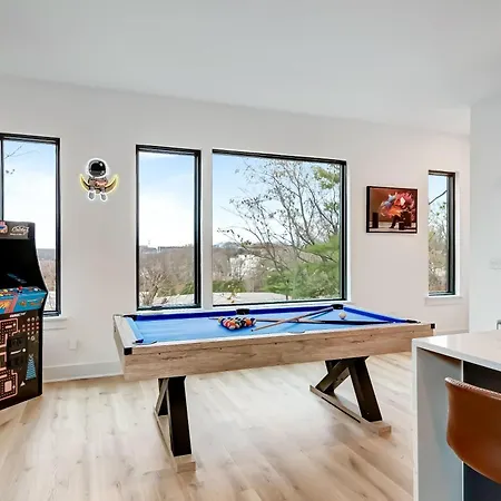 4 Rooftop Decks 4 Hot Tubs Game & Sauna Nashville