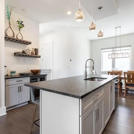 The East Side Vibe By Local Holiday home