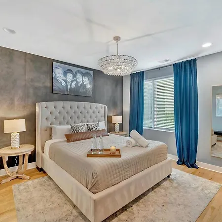 Rooftop Deck & Shuffleboard Bbq Near Downtown Holiday home *