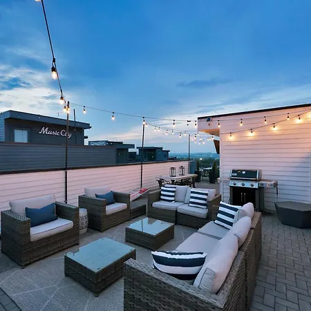 Ultimate Rooftop Double Games Bbq Skyline Views * Nashville