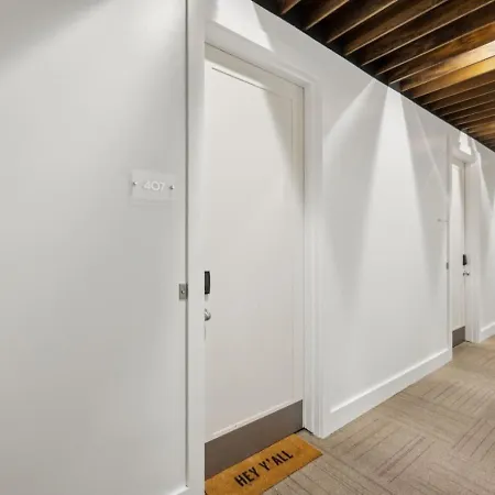 Fabulous Nashvegas Loft Retreat Near Vandy Off West End Mins To Broadway Holiday home Nashville