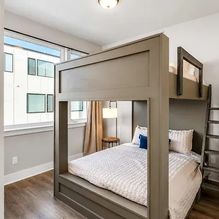 2 Premier Homes Sleeps 24 Rooftops *