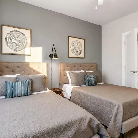 2 Premier Homes Sleeps 24 Rooftops