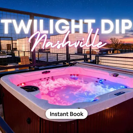 Escape With Skyline Deck And Hot Tub Nashville